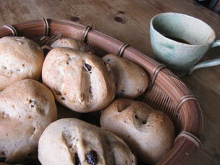 福岡の雑貨やCafu（カフー）：クルミとレーズンのパン
