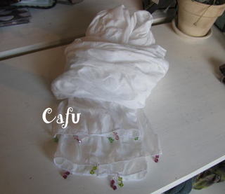 福岡の雑貨屋Cafu（カフー）：スワロフスキーつき白のストール